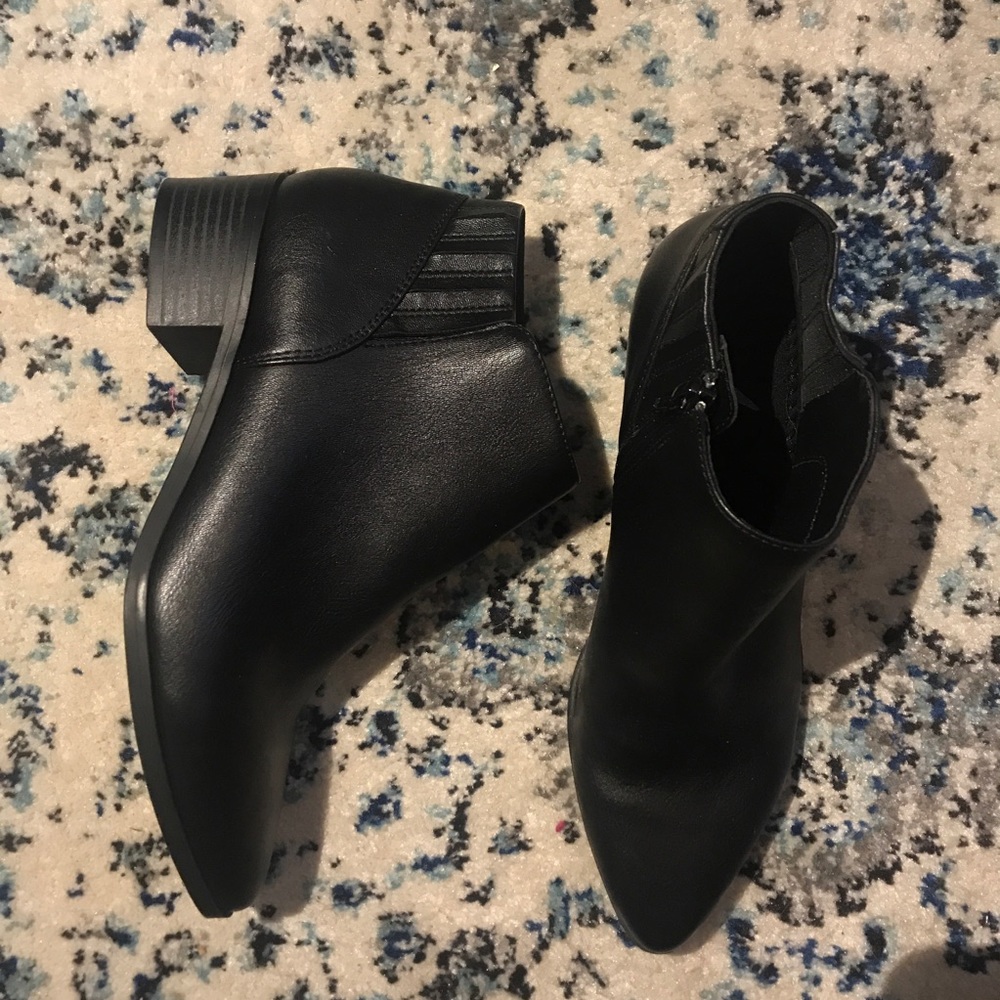 NWOT American Rag Booties